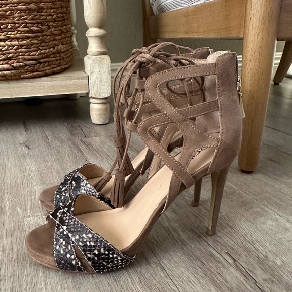 BEBE Lea Tassel Tie Faux Suede Open Toe High Heels Tan Size 8 - Picture 5 of 11